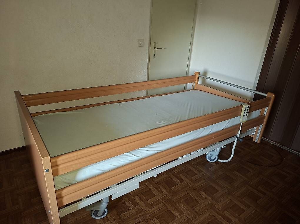 Betten: LETTO ARTICOLATO – Gebraucht aus Poschiavo von incontro 3