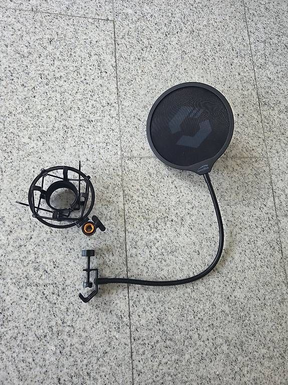 Hyperx Microfoni: HyperX QuadCast 2 inkl. Stativ – Usato da St. Gallen venduto da sca_y2n2 1