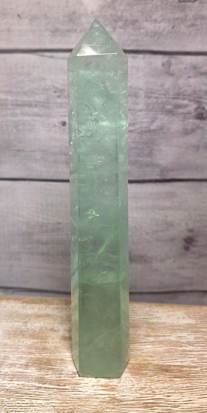 Minerali & Pietre curative: Schöner Fluorit Obelisk752g – Nuovo e nell'imballaggio originale da Matzingen venduto da Shay_Crystalz