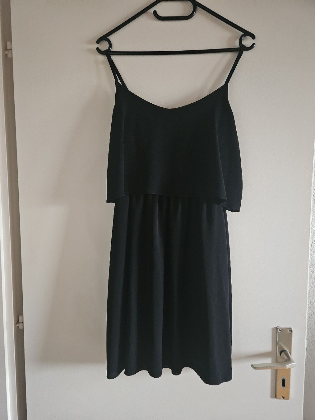 Robes: Robe courte noir – D'occasion à Fontenais par zizatie