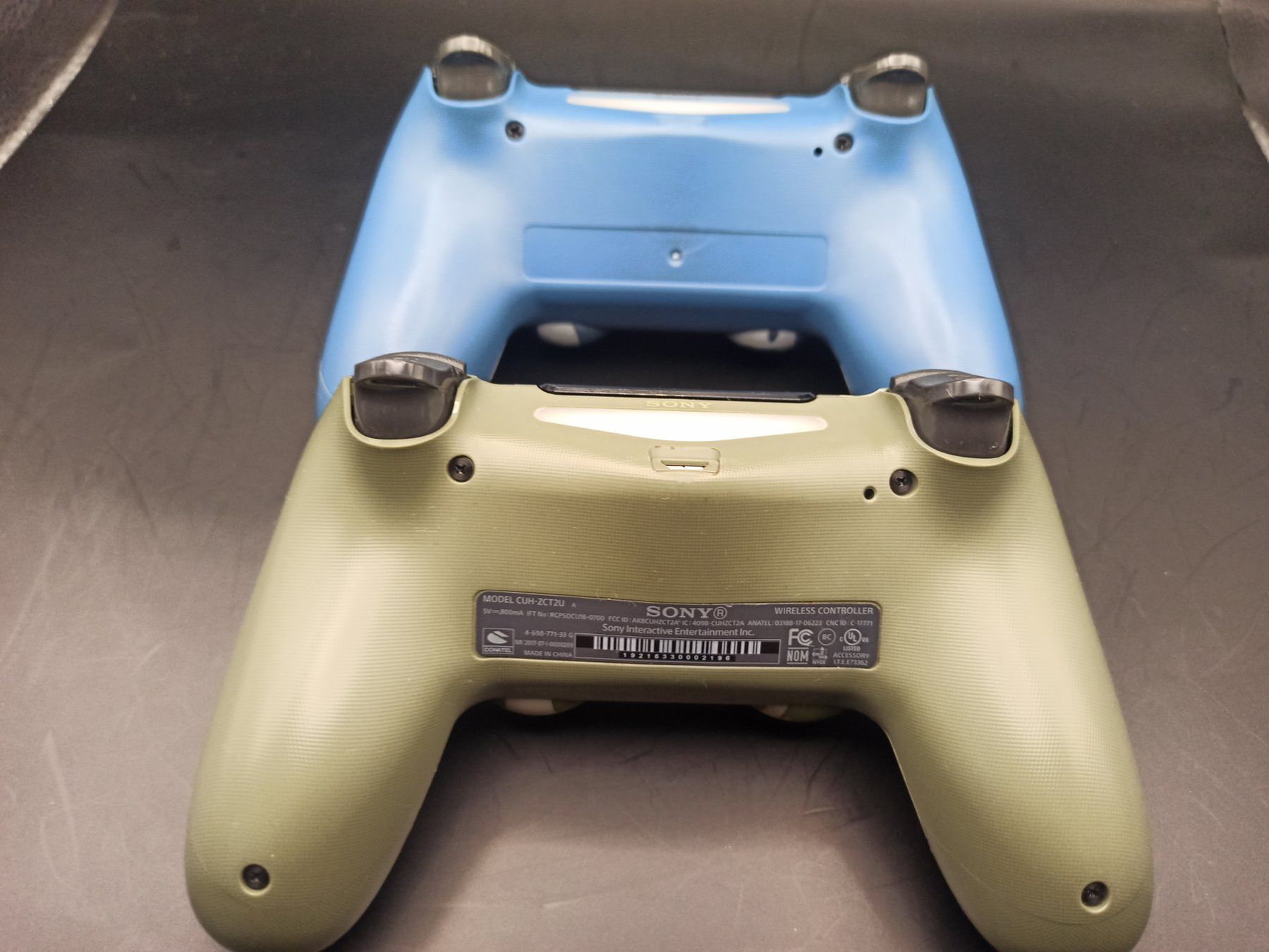 Controller: 2 x Original Controller Sony PS4 Wireless DualShock 4 CAMO – Usato da Oberweningen venduto da mar_87mx 8