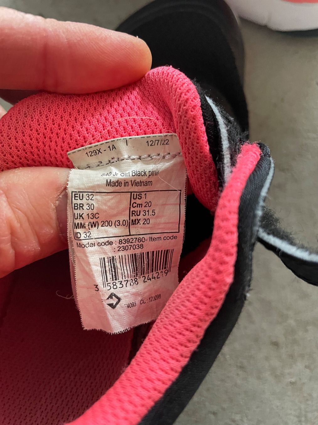 Decathlon Scarpe per ragazzi: Turnschuhe Grösse 32 – Usato da Ins venduto da Smad 3