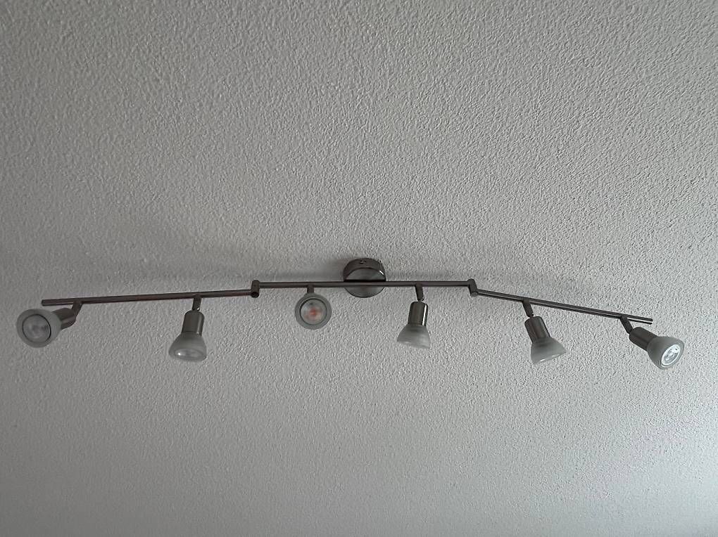 Kronleuchter & Deckenlampen: Deckenleuchte mit 6 verstellbaren Spots, silber – Gebraucht aus Dübendorf von Charlie03 1