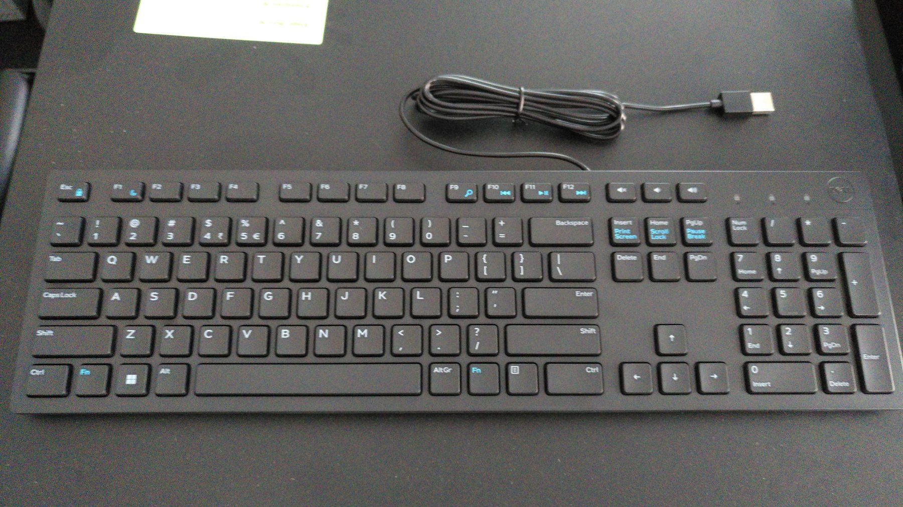 Dell Claviers: Neue Dell kabelgebundene Tastatur in Originalverpackung – Neuf avec emballage d'origine à Zürich par sar_7qmm