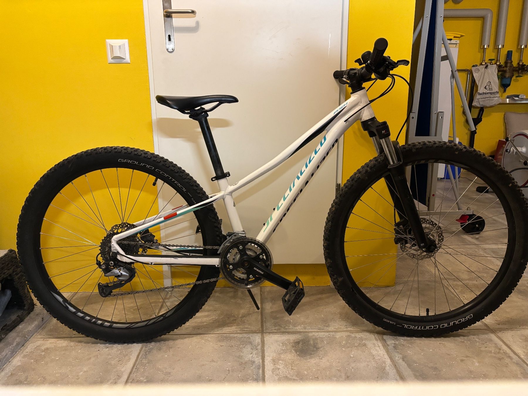 Specialized Velos: Specialized Pitch Comp 27.5 Zoll, in weiss – Gebraucht aus Stäfa von Talaso