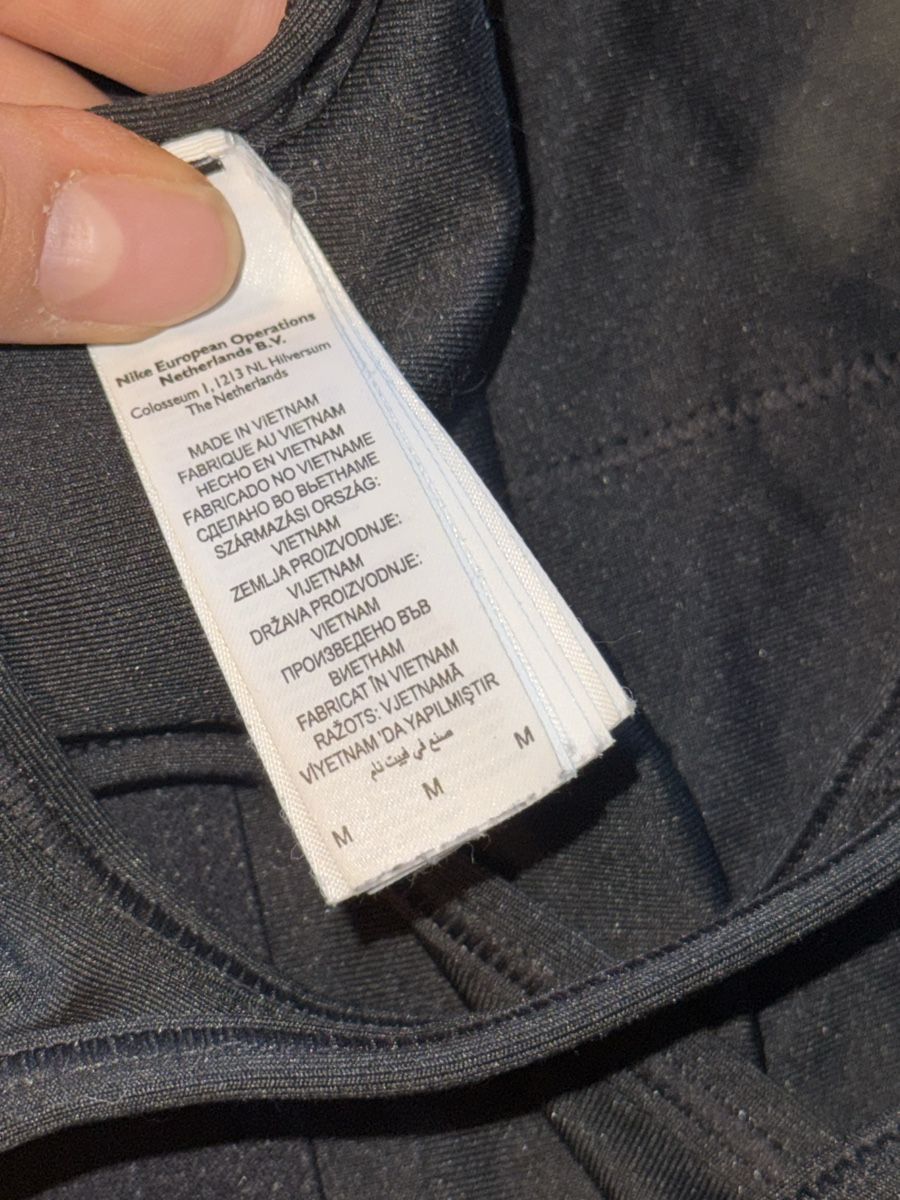 Nike Top: Nike Sport BH black – Nuovo (secondo la descrizione) da Zürich venduto da forestF4iry 3