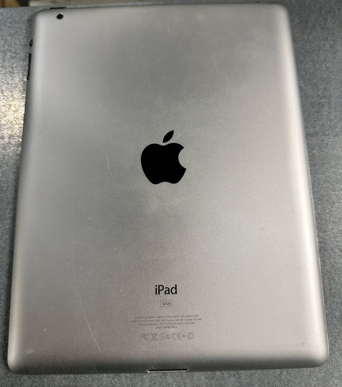Apple Tablet PC: Apple iPad 2, 32GB, WIFI, Schwarz – Usato da Basel venduto da protekto 1