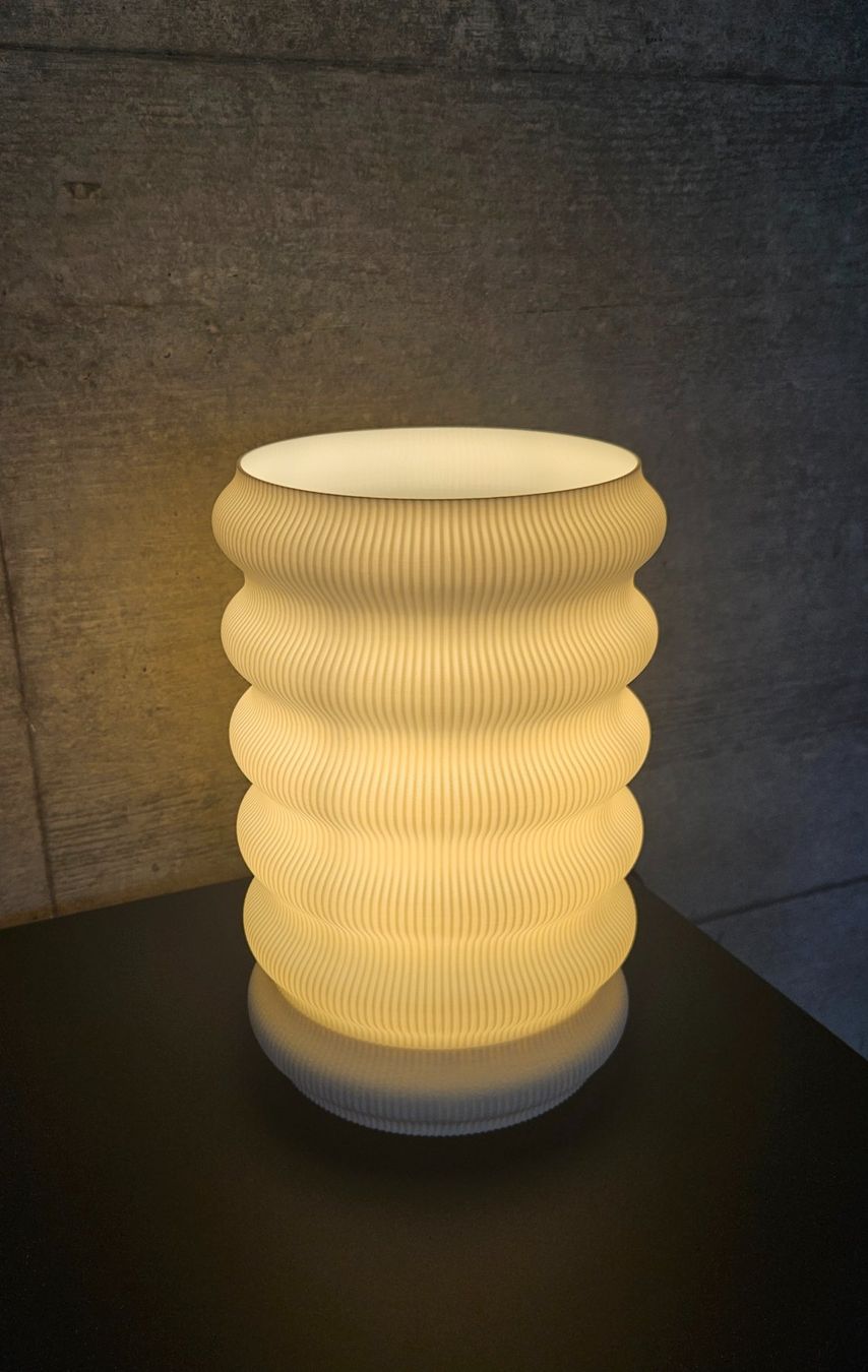 Lampen: Design-Tischleuchte "Wave" – Neu (gemäss Beschreibung) aus Seon von flukastrim