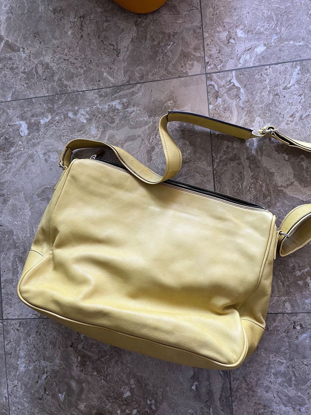 Borse da donna: Leder Tasche – Nuovo (secondo la descrizione) da Zürich venduto da pizzobeatrice 3