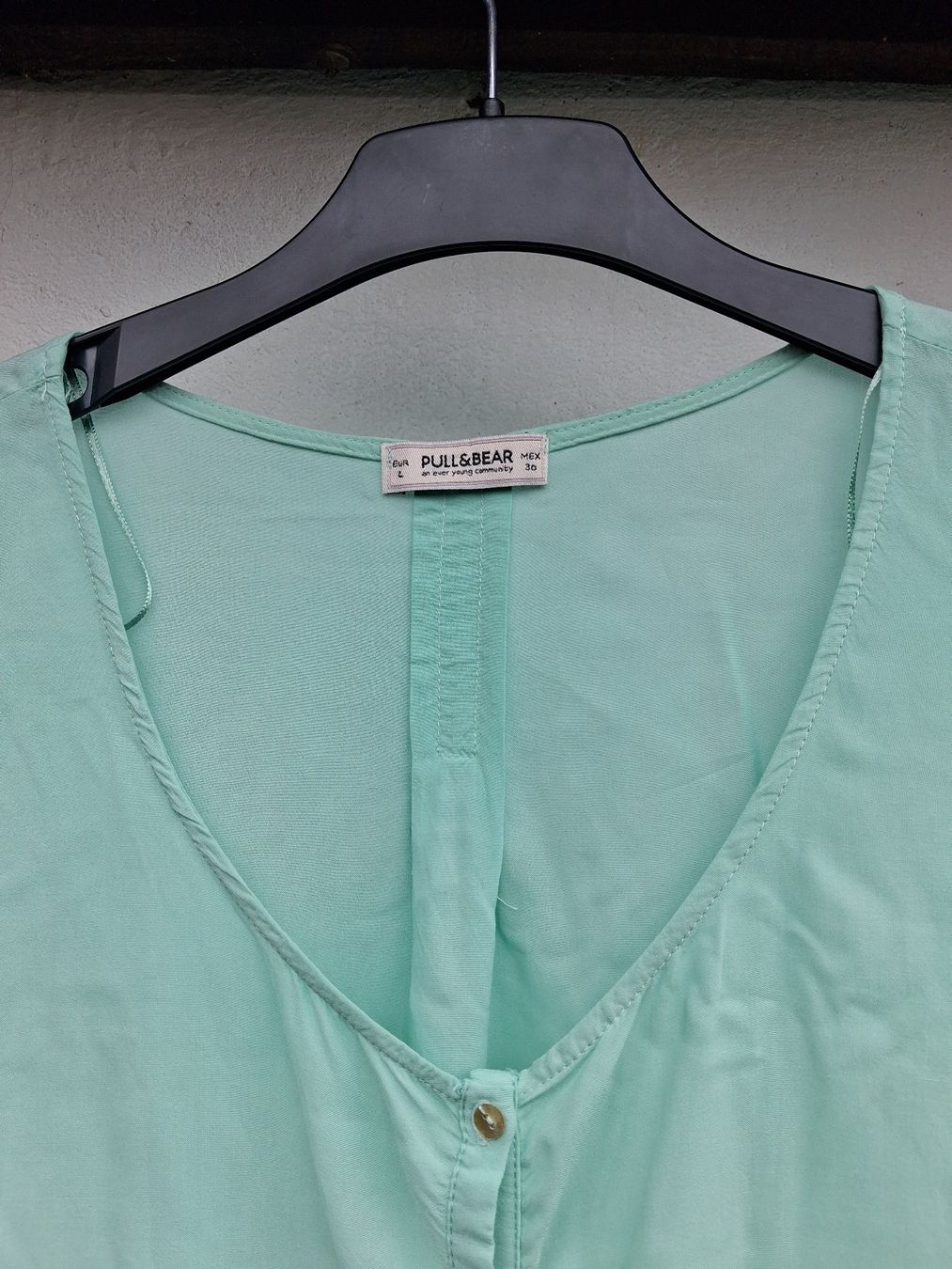Pull&Bear Camicette: Pull&Bear Bluse mintgrün Grösse L, neuwertig – Nuovo (secondo la descrizione) da Wald ZH venduto da e8e 2