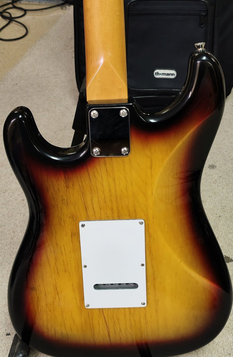 Strumenti musicali: Stratocaster Sunburst dans le style SRV – Usato da Les Avanchets venduto da Jackjack 3