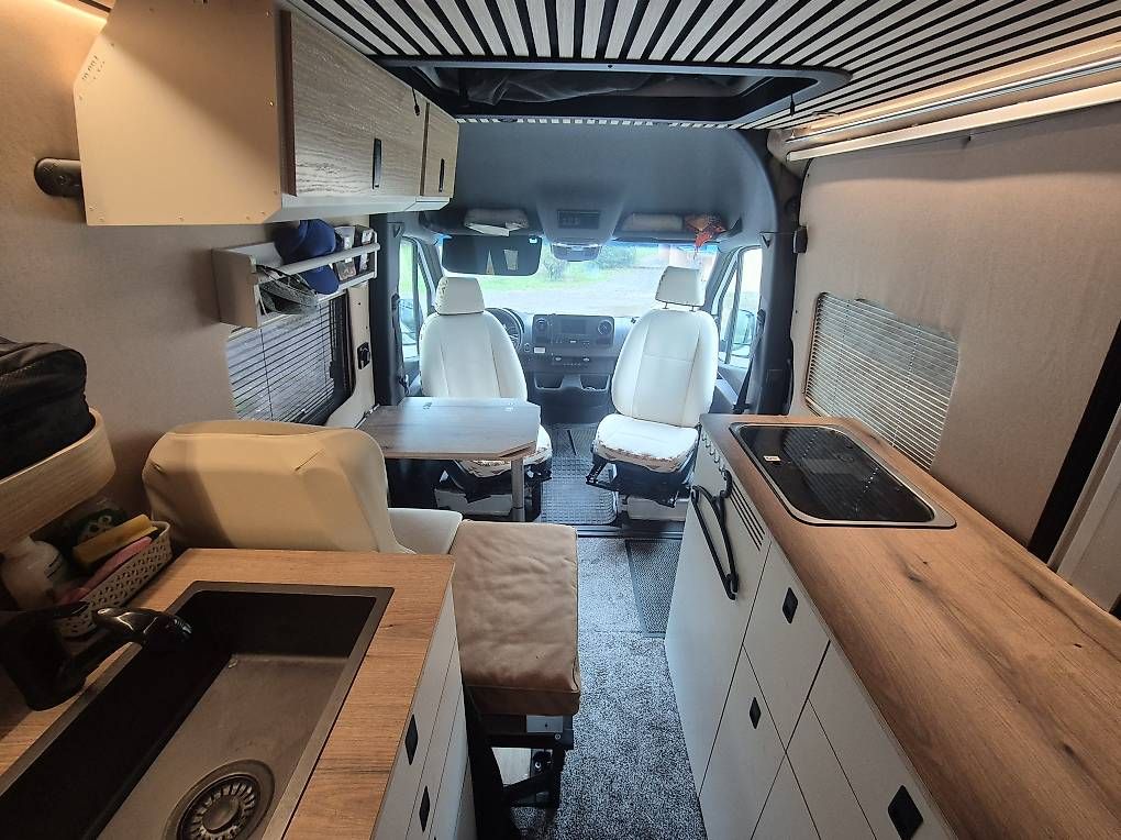 Mercedes-Benz Camping Fahrzeuge: Mercedes Sprinter V6 / 4x4 Van aménagé – Gebraucht aus sion von jonmazz 2