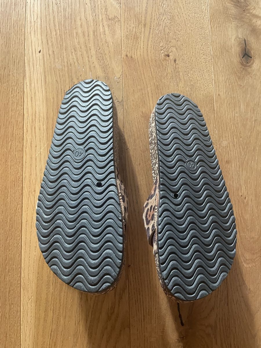 Scarpe da donna: Pantoletten Leo-Muster Grösse 40 – Usato da Lenzburg venduto da SallySell 2