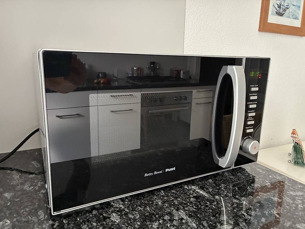 Elettrodomestici da cucina: 3 IN 1 MIKROWELLE – Usato da Basel venduto da Muggi54 1