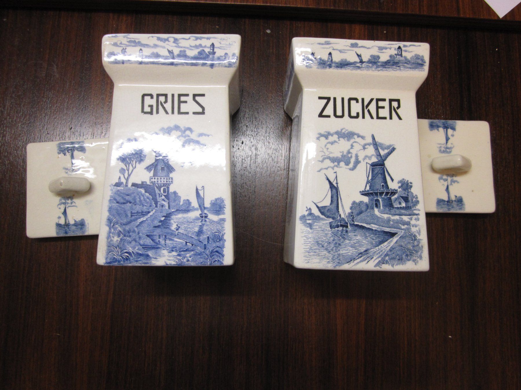Set di piatti: Delft Vorratsdosen – Usato da Binningen venduto da fel_8mgn