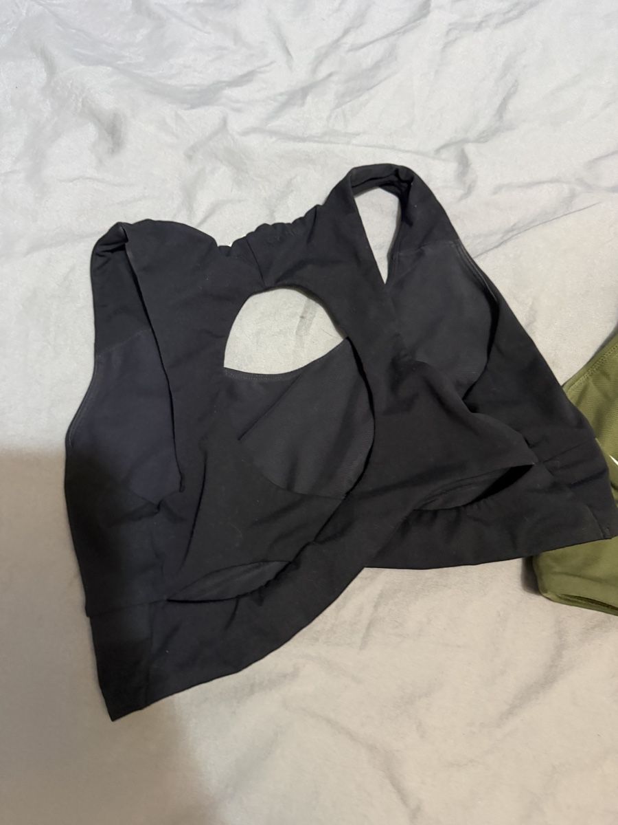 Oysho Top: 2 Oysho Top – Usato da Neerach venduto da the_modern_mini 3