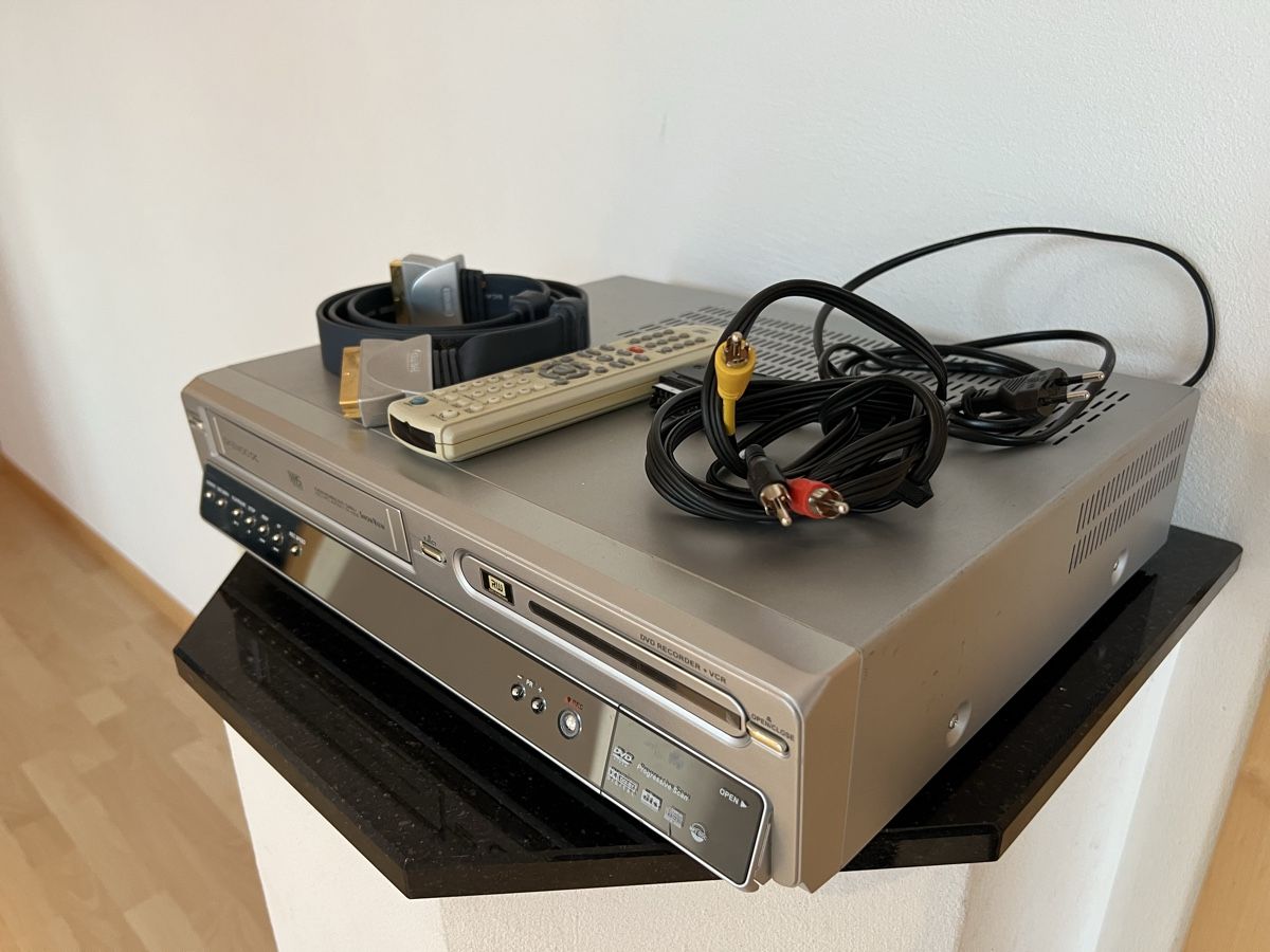 Daewoo Registratori: Daewoo DVD/VHS-Player, Silber, Inkl. Kabel – Usato da Schongau venduto da Retro_Shop 5