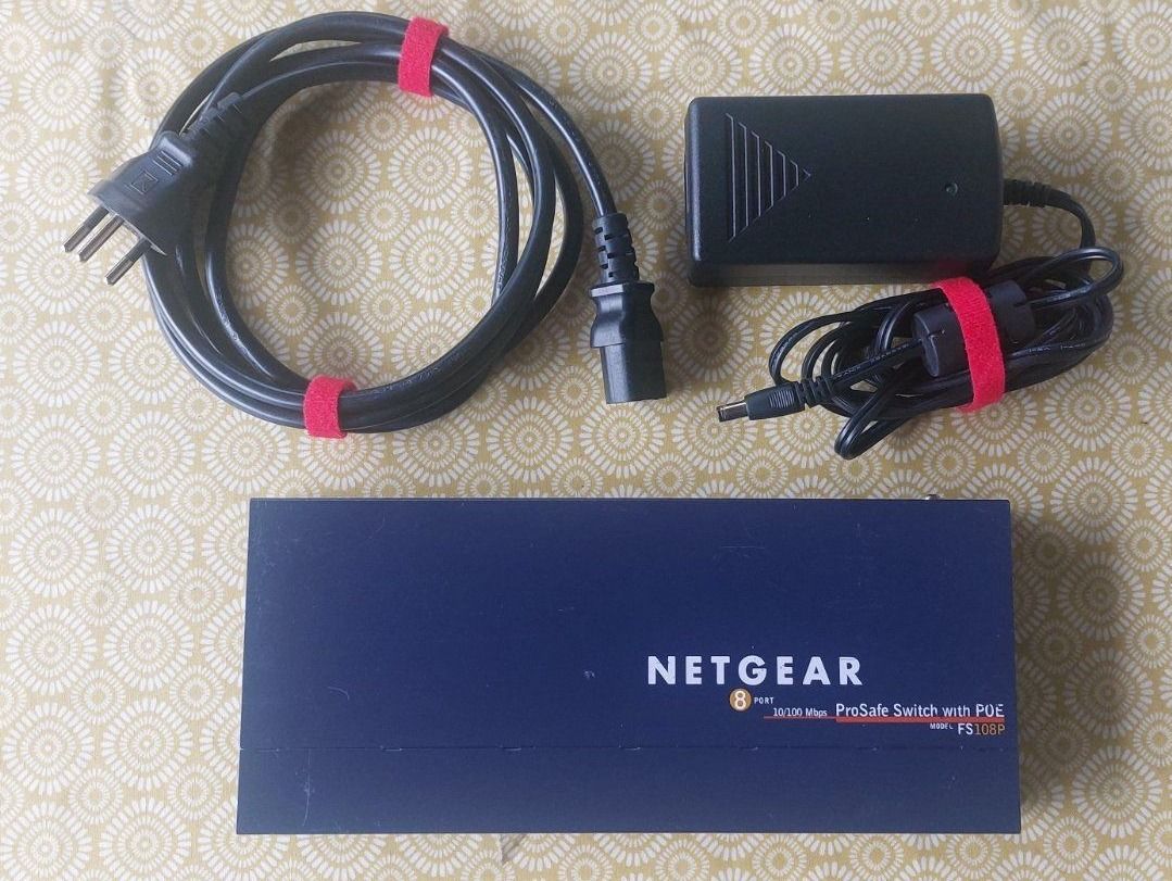 Netgear Hub & Switch: NETGEAR SWITCH POE - FS 108P – Usato da Quartino venduto da matepetra 5