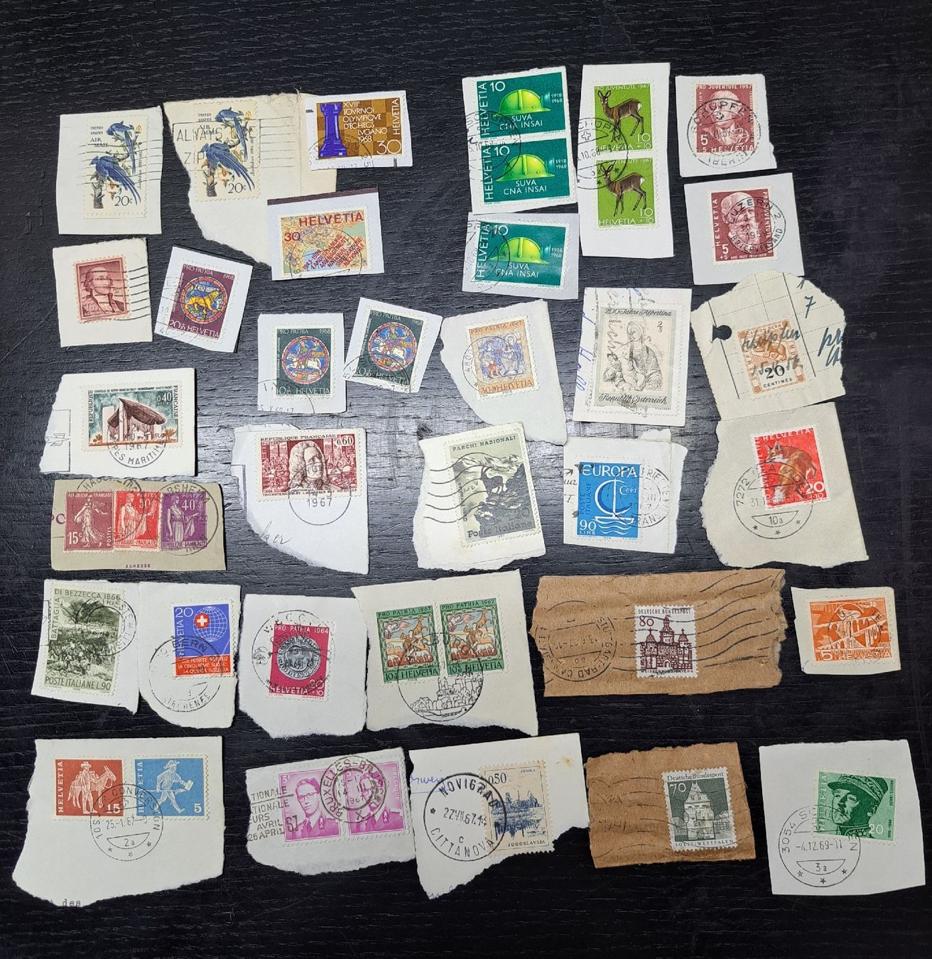 Tous les timbres: Briefmarken , diverse, gelaufen – D'occasion à Düdingen par Ce68 1