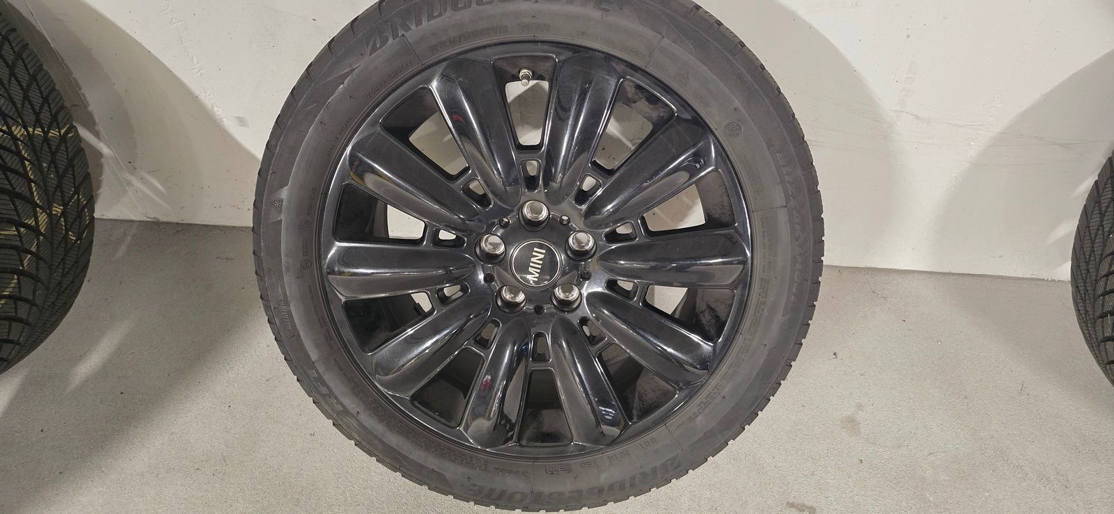 Bridgestone Pneumatici & Ruote complete: Mini Bridgestone 4x 18 Zoll Räder – Usato da Würenlos venduto da kas_m79z