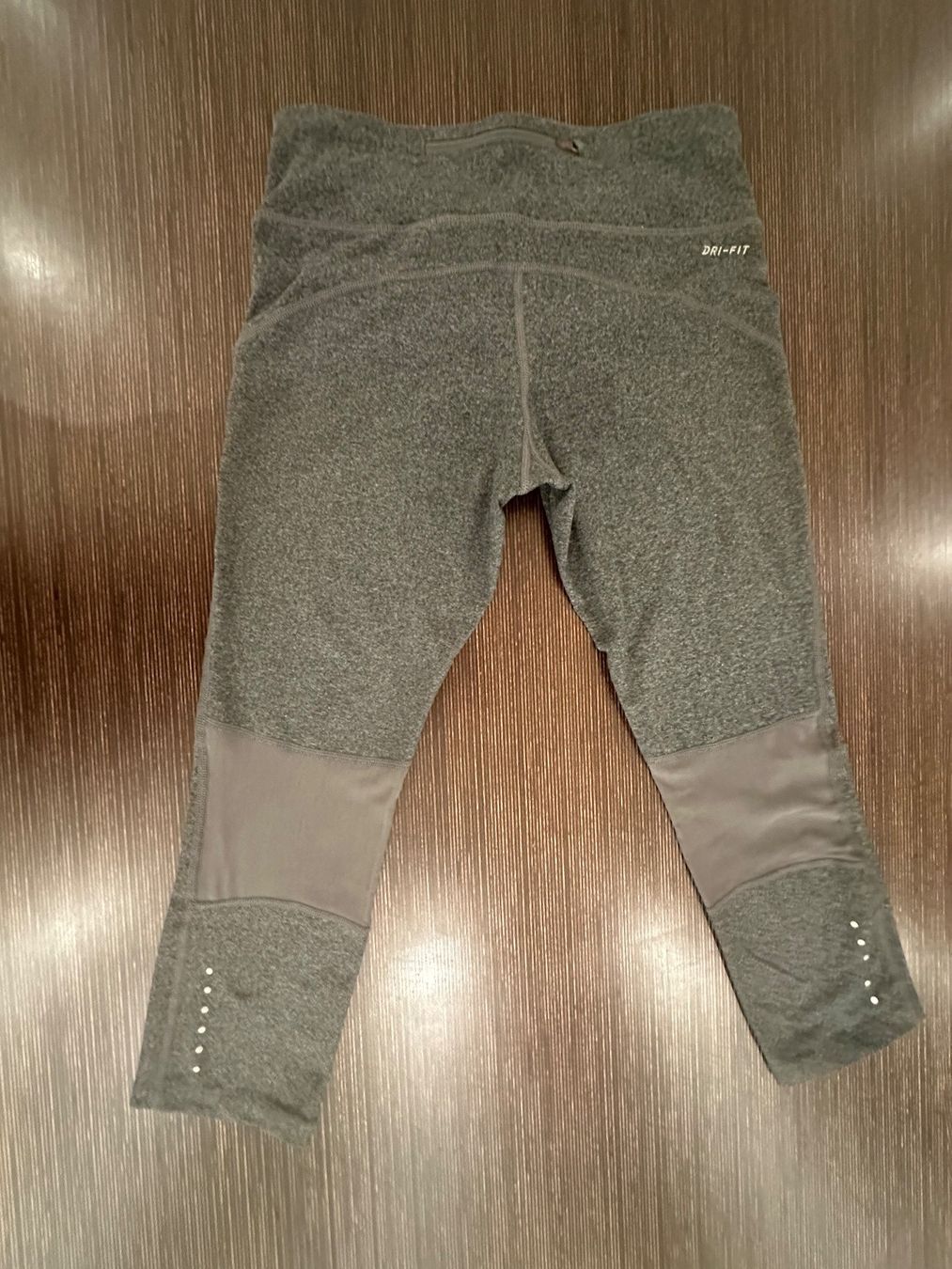 Nike Leggings: Nike Graue Sport Leggins – Usato da Thalwil venduto da ViviFu 1