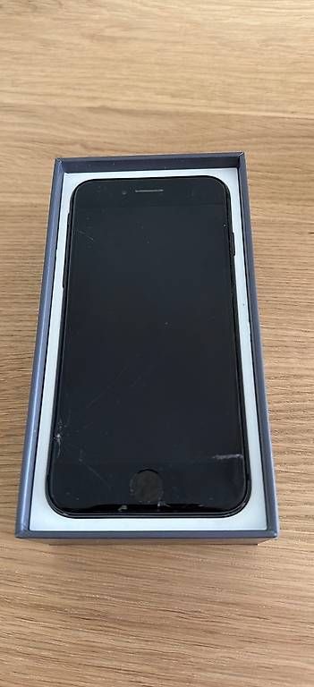 Telefoni cellulari / Smartphones: iPhone 8  64 GB  Schwarz  mit Originalverpackung – Usato da Zürich venduto da leo_zx2x 3