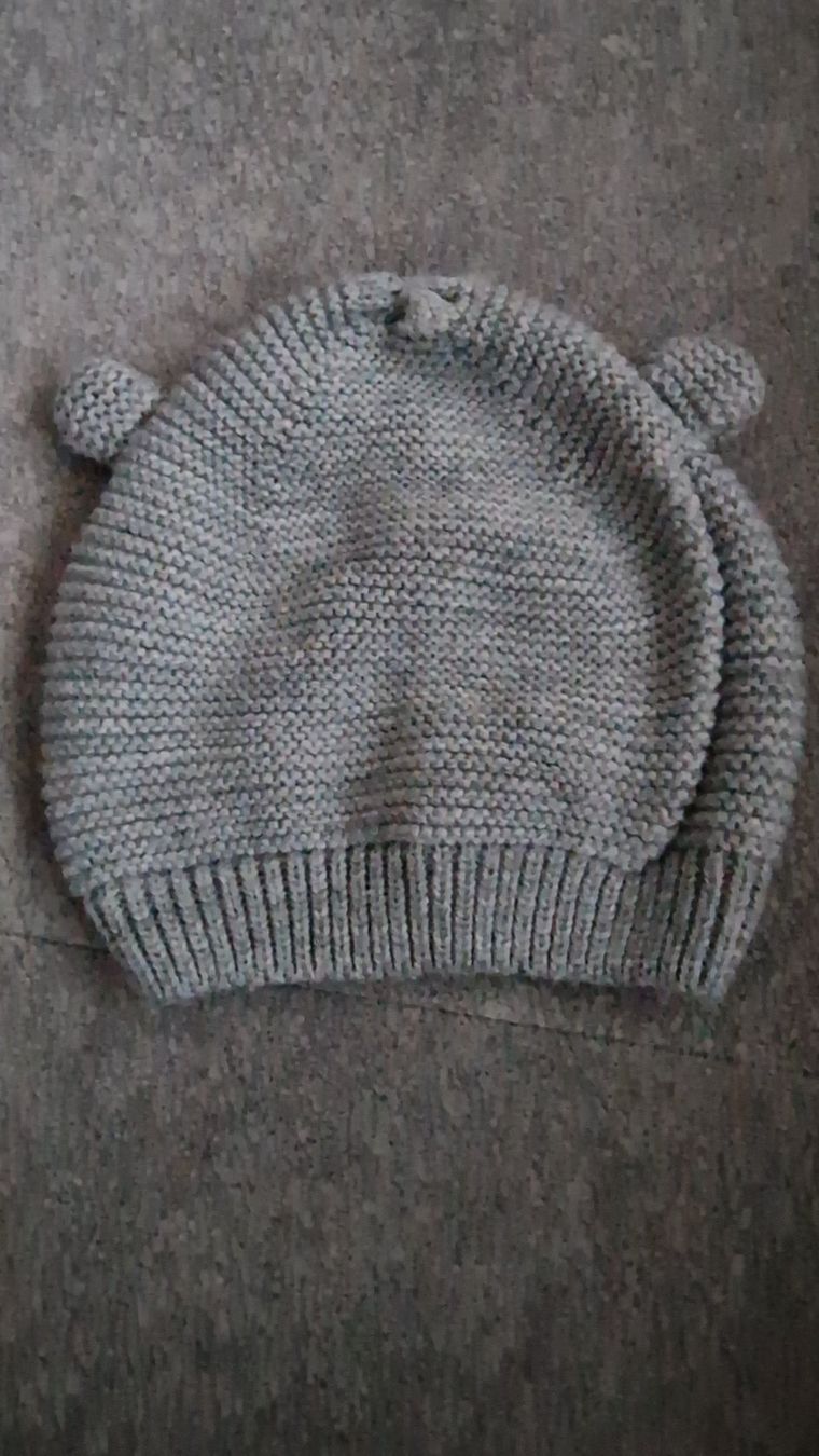 Mützen & Schals: Mützli in Strickoptik 38cm – Gebraucht aus Winterthur von Mmondeo