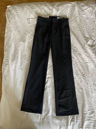 Schwarze Anzughose von Bershka