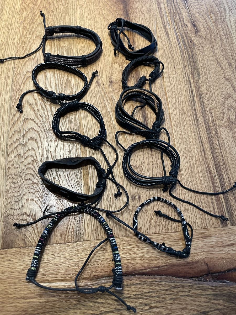Bracciali & Braccialetti: Kunstleder Armbänder Unisex – Nuovo e nell'imballaggio originale da Buchs /ZH venduto da Sadac 1