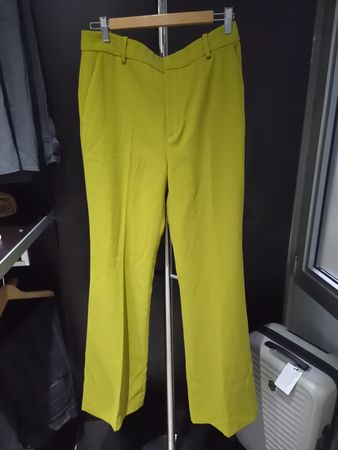 Leichte Hose von Zara NEU herbstliche Gelbgrün Gr.38
