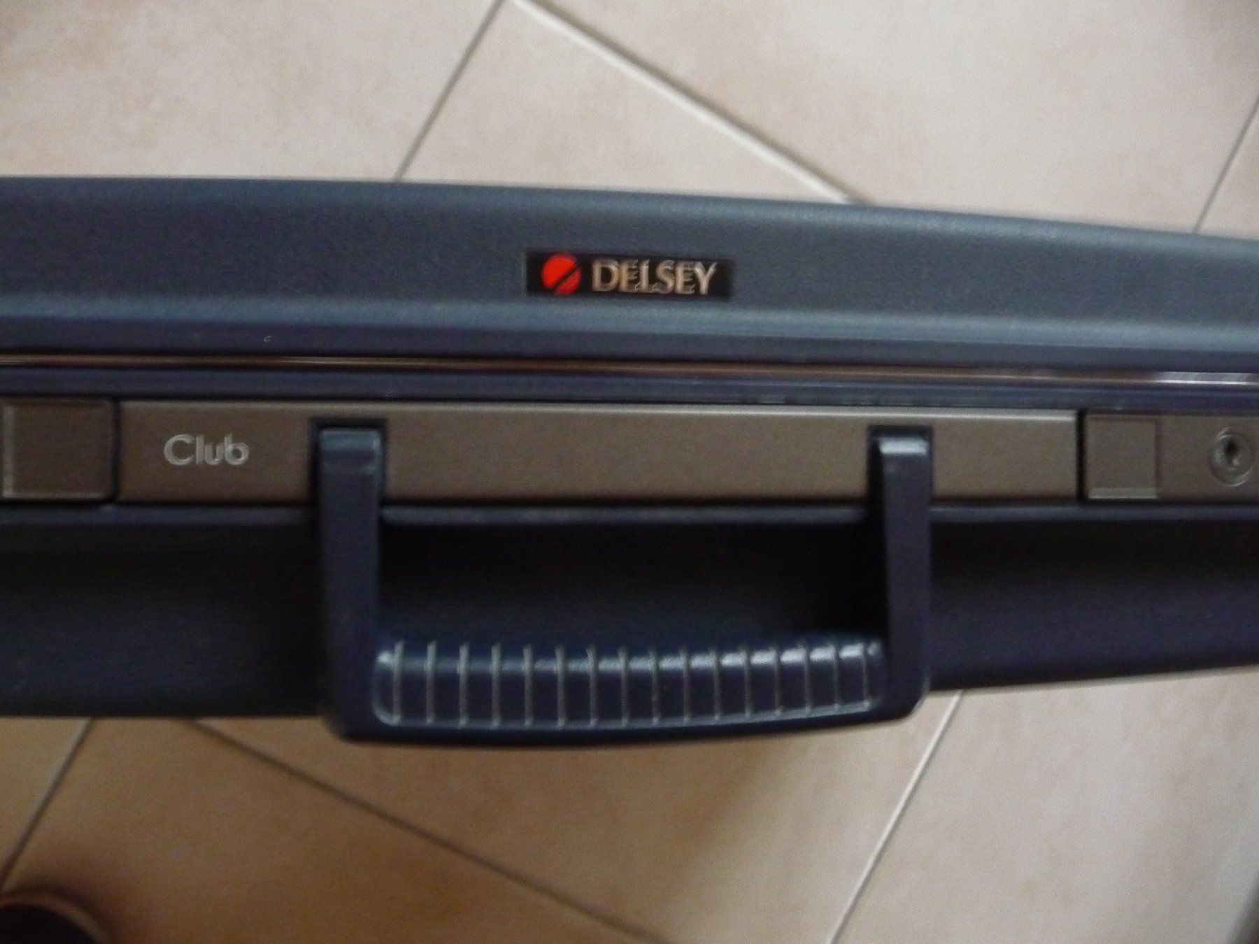 Delsey Valises & Sacs: Aktenkoffer DELSEY NEU – Neuf (Voir description) à Kirchberg BE par lavendel02 1