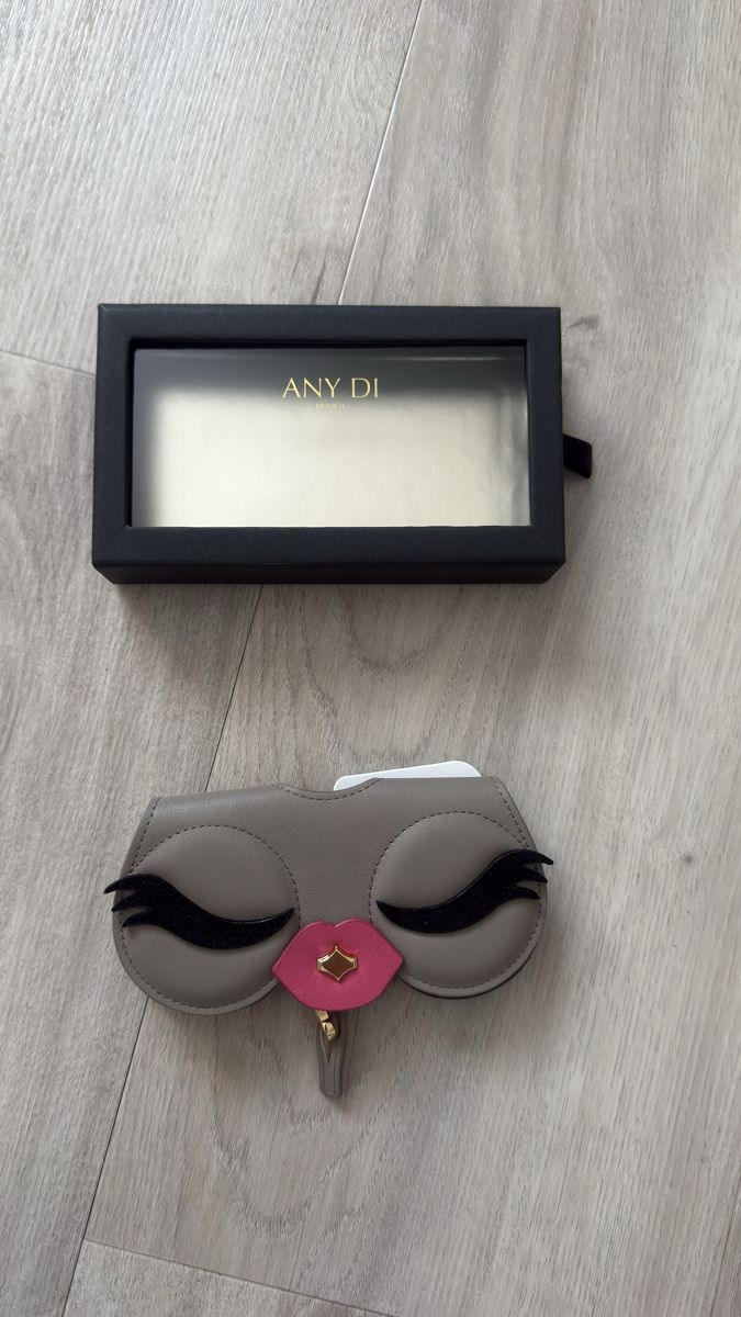 Altro in  Abbigliamento & Accessori: Any Di Brillenetui – Nuovo (secondo la descrizione) da Solothurn venduto da brigitte74