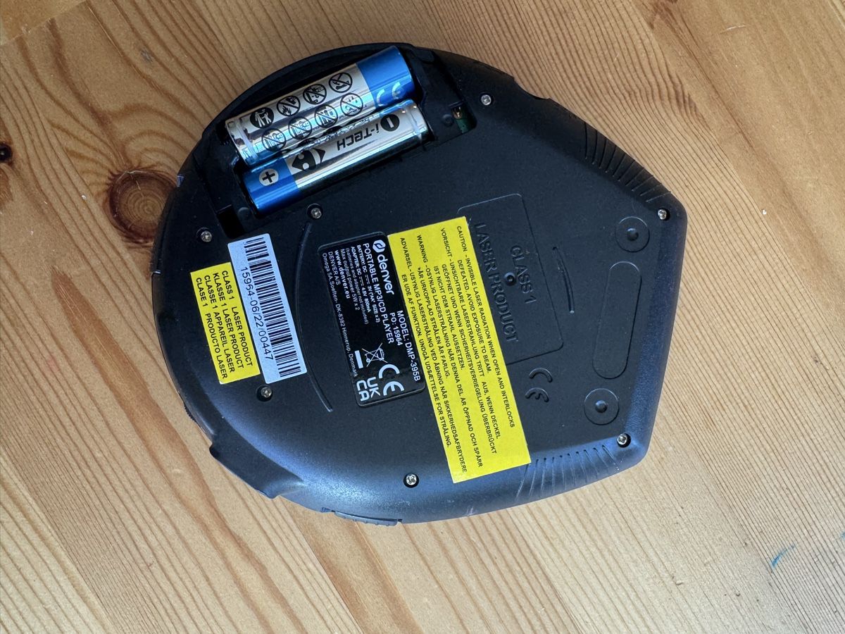 Audio- & Mediensysteme: Baladeurs CD, MP3, avec mini haut-parleur – Gebraucht aus Zürich von Martin2024 1