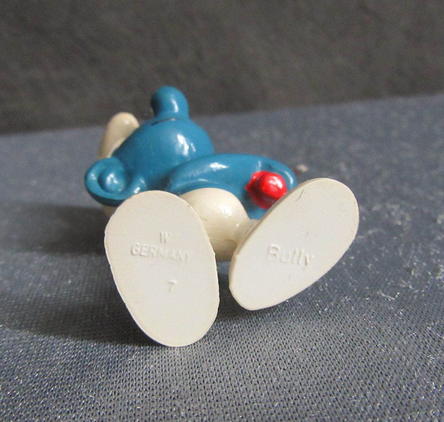 Statuette: Schlumpf - mit Axt - Bully - ab CHF 4.00 – Usato da Auenstein venduto da Padabimbim 3