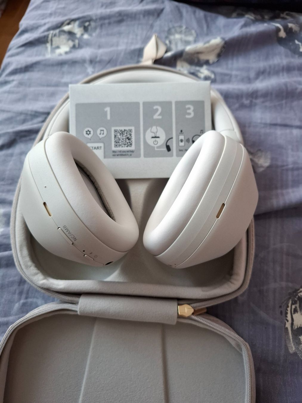 Sony Kopfhörer: Sony WH1000XM5 over ear Bluetooth Kopfhörer – Neu (gemäss Beschreibung) aus Schlieren von car_w57d 1