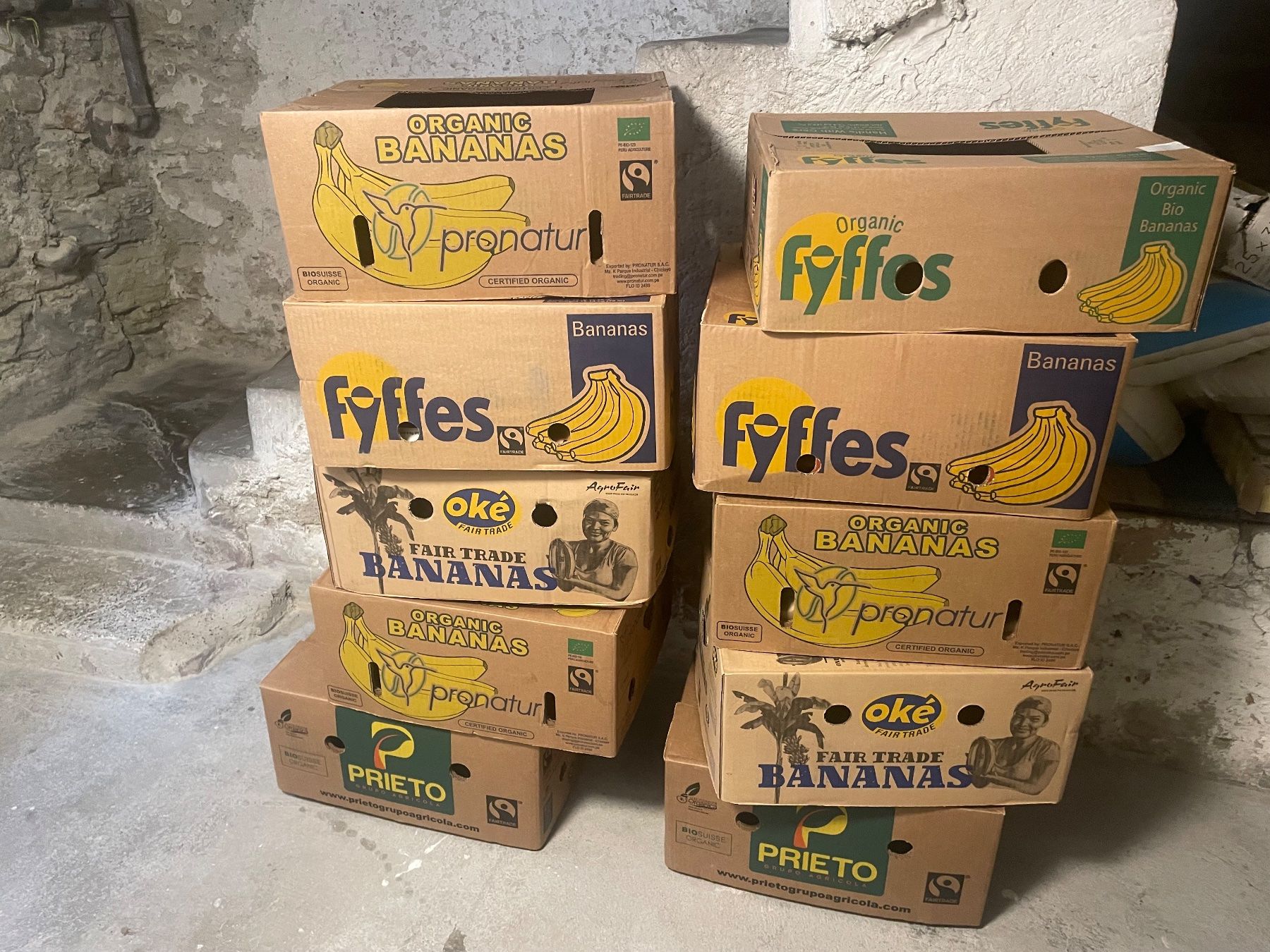 Cartoni: 10 cartons de bananes – Nuovo e nell'imballaggio originale da Fribourg venduto da col_j7l5