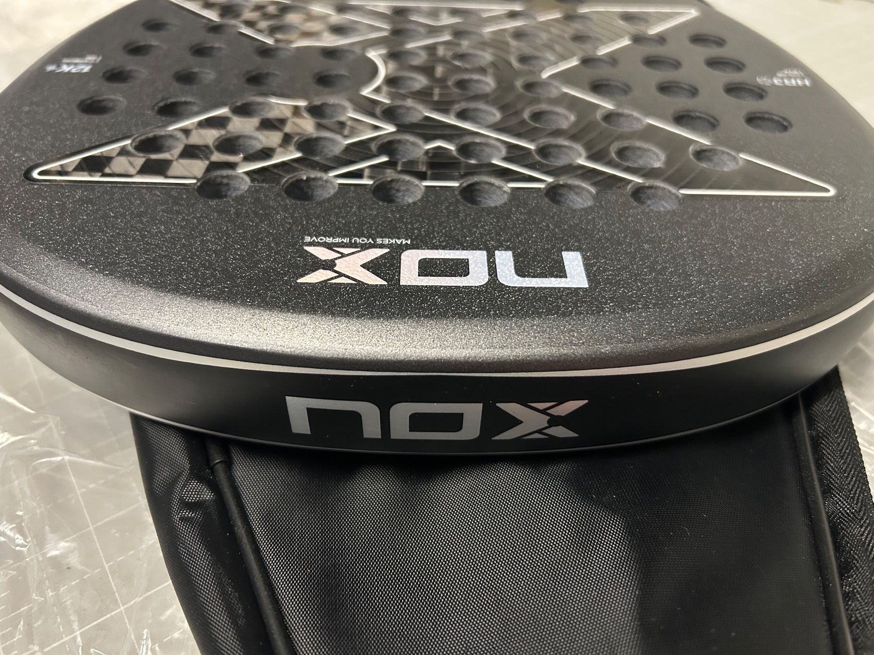 Racchette: NOX Quantum 12K Carbon - Padelschläger NEU! – Nuovo e nell'imballaggio originale da Winterthur venduto da PalarPinoPadel 6