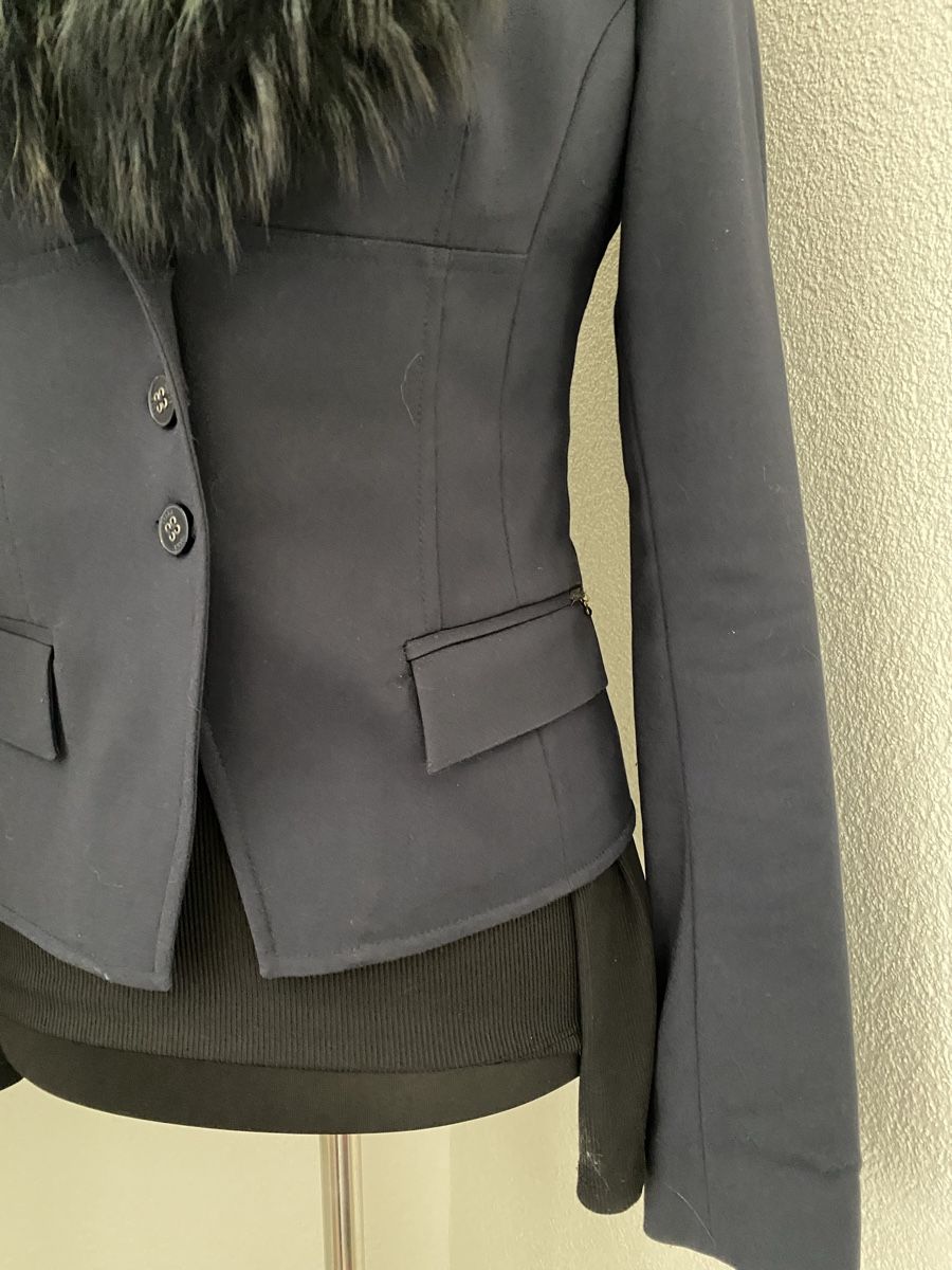 Vestes: Blazer mit Pelz Kragen in Gr. 36 – D'occasion à Olten par ale_nb2x 4