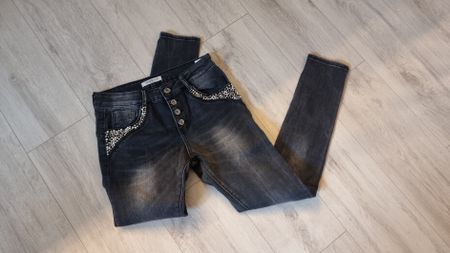 JEWELLY Jeans Gr. 34 - Schwarze Knopfleiste mit Perlen Top!