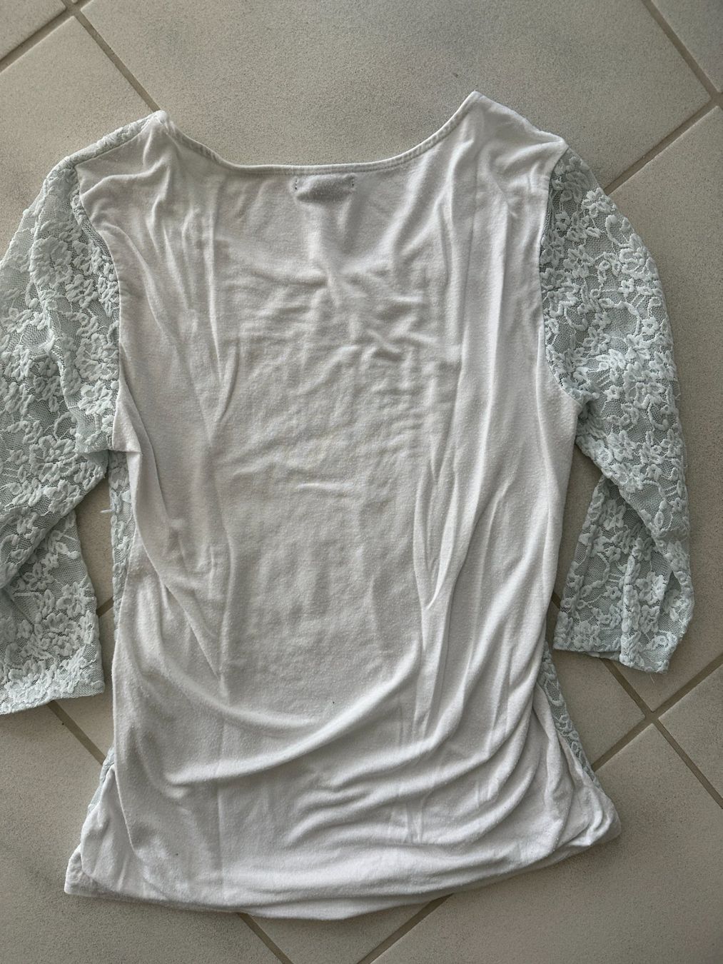 Maglioni & Felpe: Weisses Spitzenshirt (Gr. L) – Usato da Endingen venduto da Jilly-Lilly 1