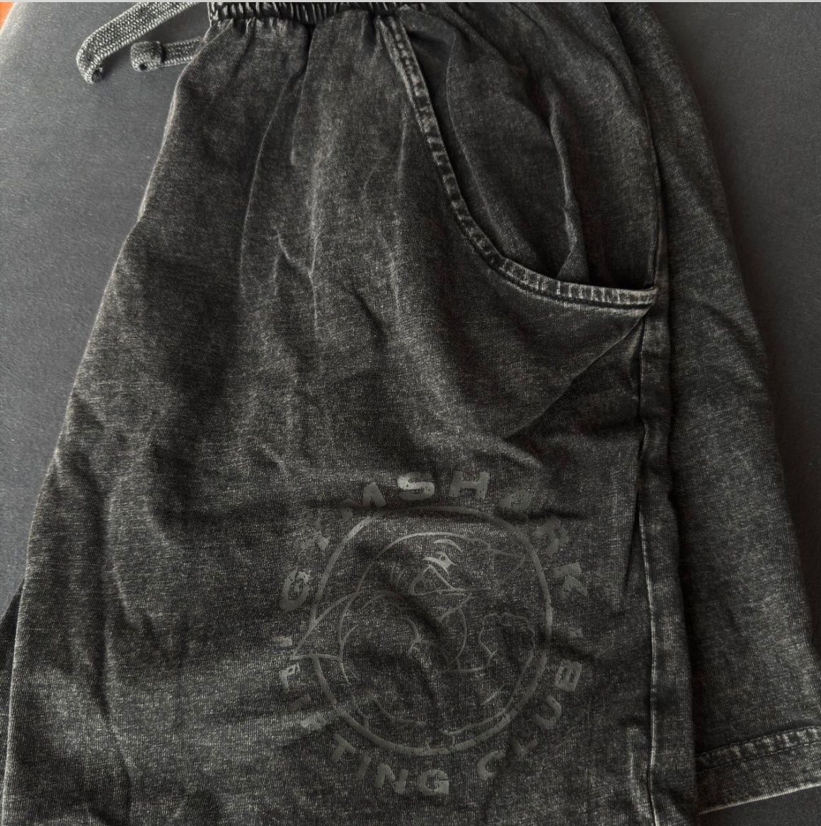 Pantaloni: Gymshark, shorts M – Nuovo (secondo la descrizione) da BERN venduto da mar_rz79