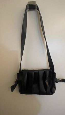 Schwarze Damen Handtasche, Schultertasche - Top Zustand!