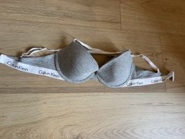Calvin Klein BH grau mit Logo-Band gebraucht