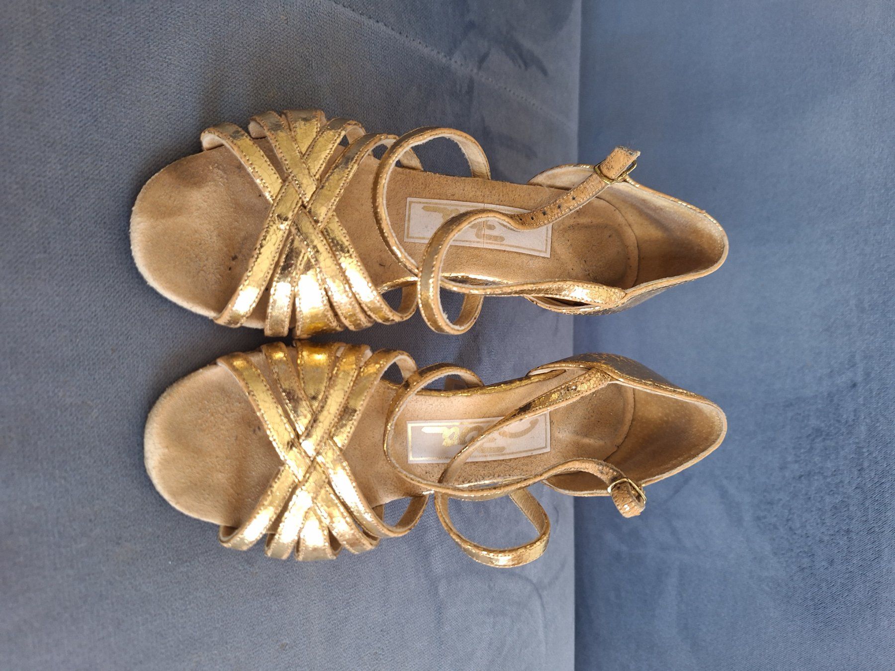 Scarpe da donna: Chaussures de danse dorées à talons état correct – Usato da Ostermundigen venduto da Katjaest01 4