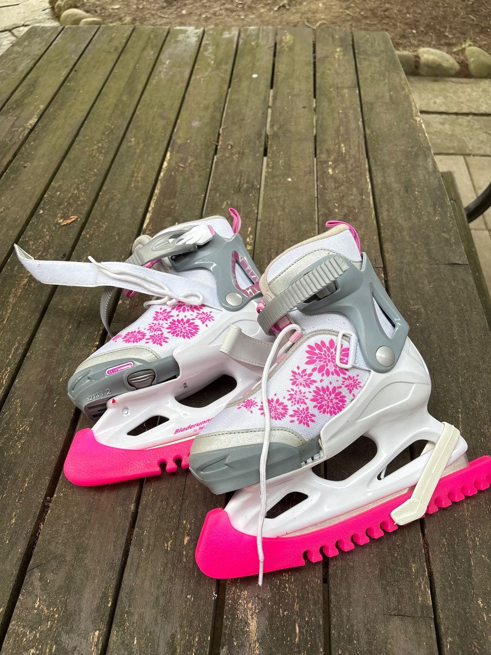 Patins à glace: Bladerunner Zwei Kinder-Eislaufschuhe – D'occasion à Othmarsingen par shi_z6zz 1