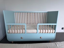 IKEA MYLLRA Babybett Blau