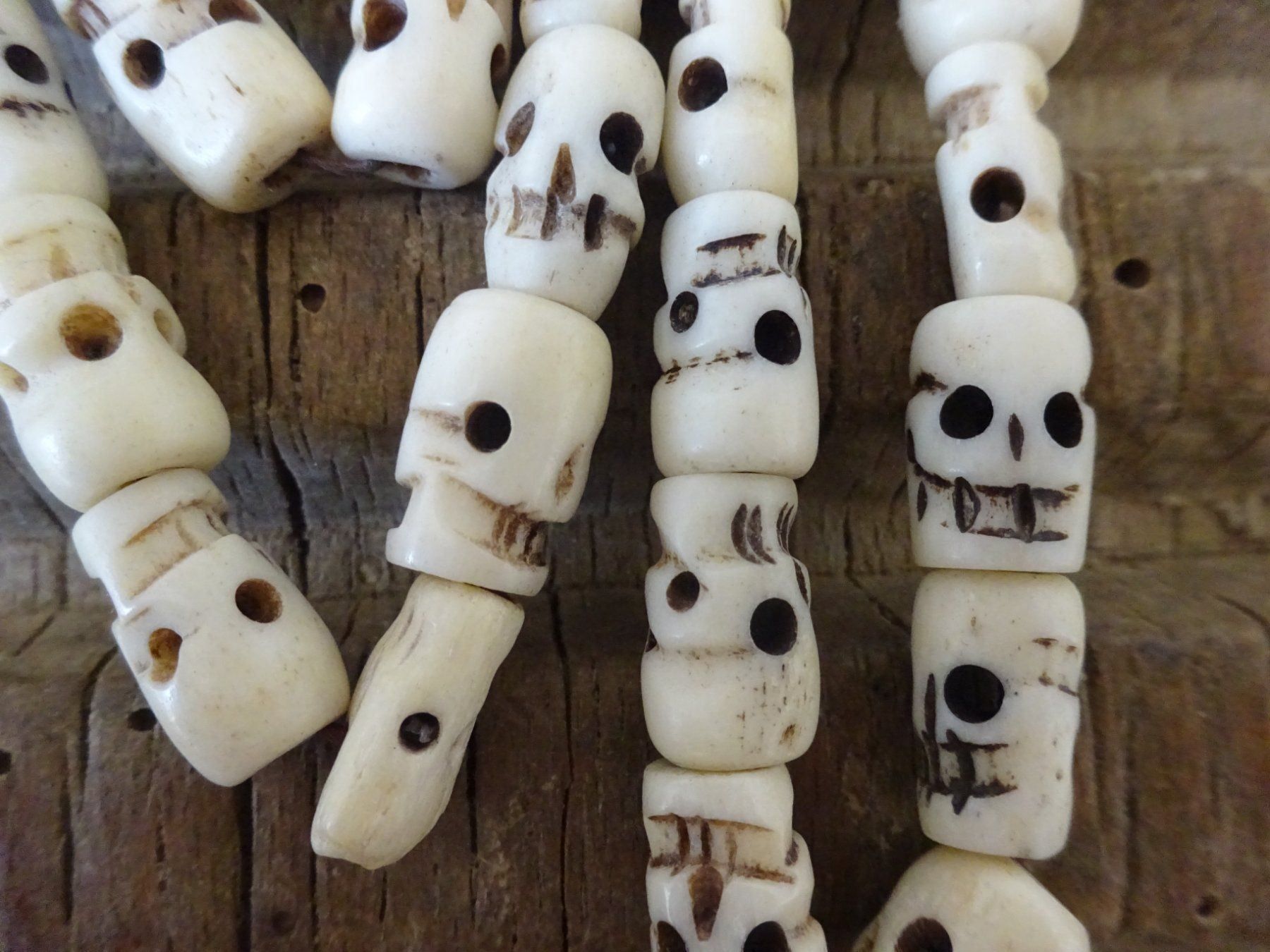 Catenine: Totenkopf Mala / Ethno – Usato da Esslingen venduto da FetteSchnecke 4