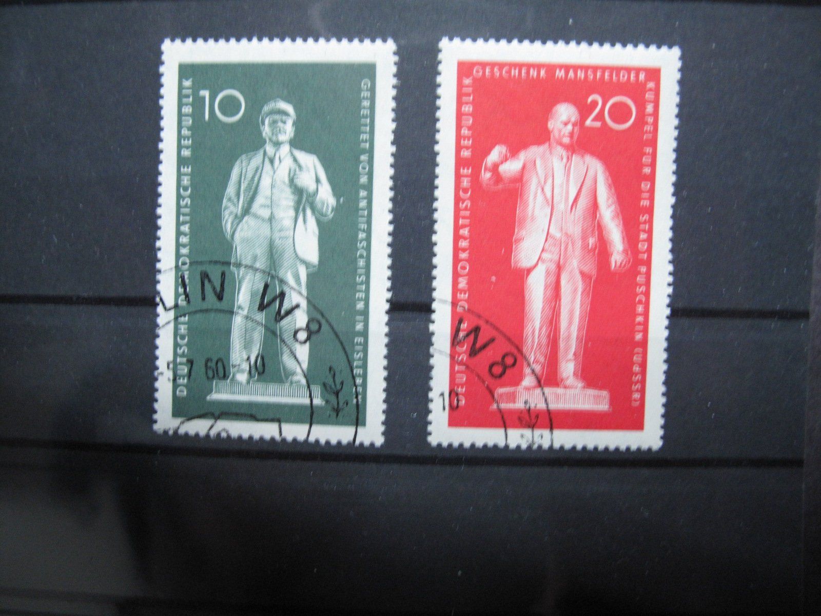 Tutti i francobolli: DDR 1960 Lenin / Thälmann Denkmäler gest – Usato da Wil SG venduto da fva01