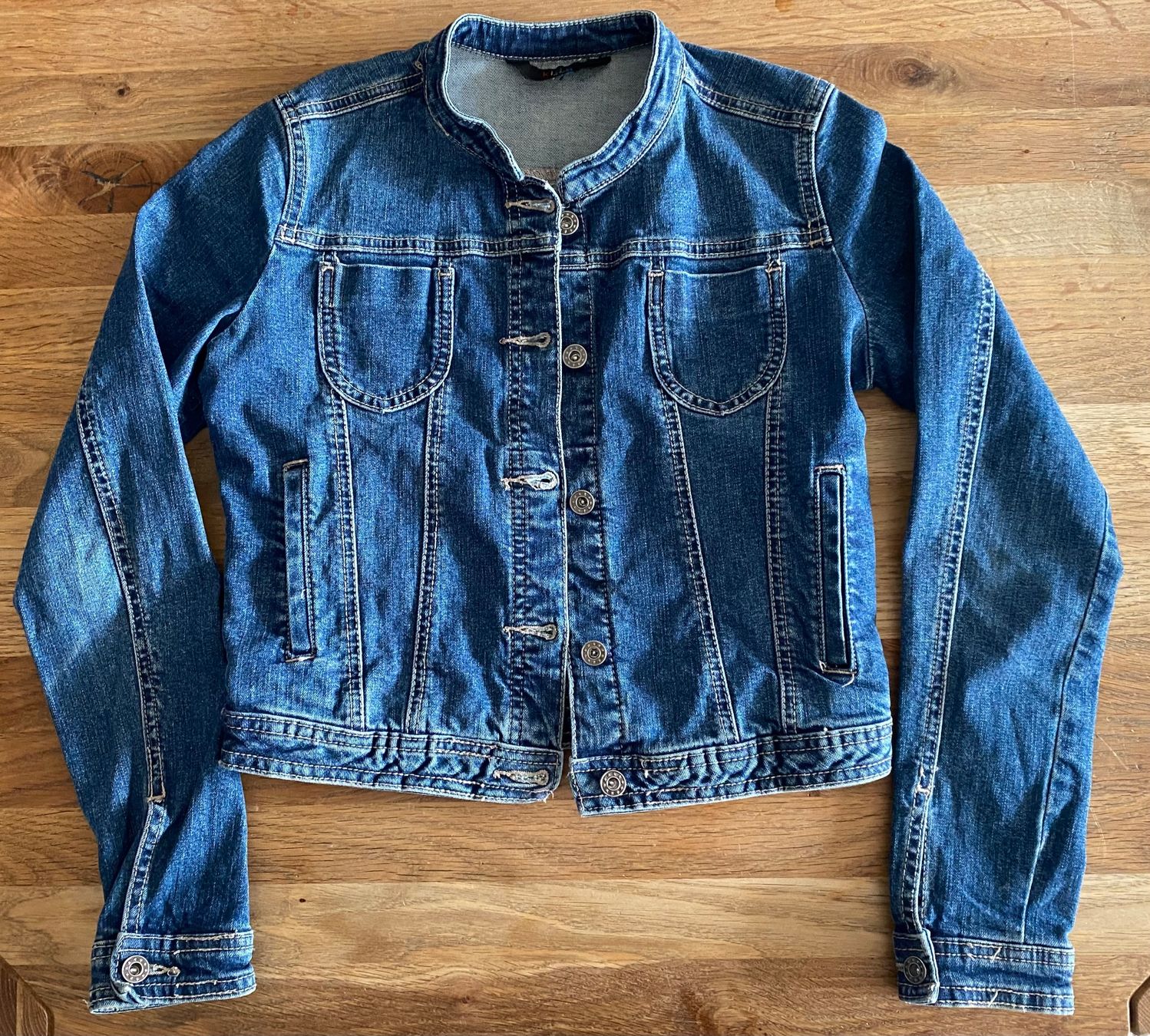 Tchibo Giacche & Cappotti: Mädchen-Jeansjacke von TCHIBO, 146/152cm – Usato da Bassersdorf venduto da jgo_9mfk 4