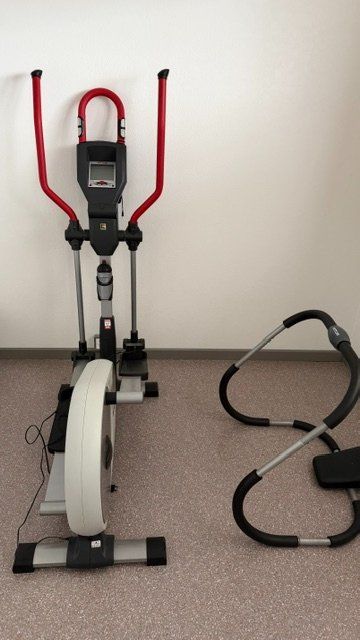 Hometrainer: Crosstrainer & Bauchtrainer – Gebraucht aus Mühledorf BE von adr_9s7m